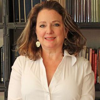 Valerie Pharr, notary public in Bend