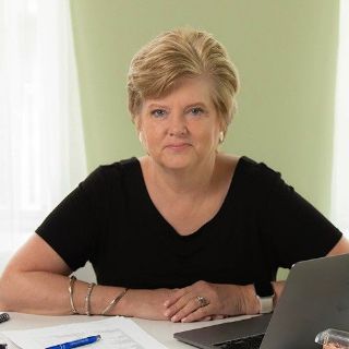 Wendy Diem, notary public in Lancaster